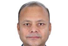 সংসদের সাউন্ড সিস্টেম কেলেঙ্কারির তদন্ত পক্ষে আসায় অস্ট্রেলিয়ার স্থায়ী বাসিন্দা গণপূর্তের প্রধান প্রকৌশলী খালেকুজ্জামান চৌধুরীর বাসায় গানের আসর